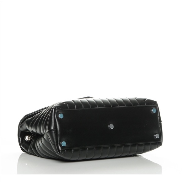 YSL • Calfskin Matelasse Large Loulou - Picture 4 of 6